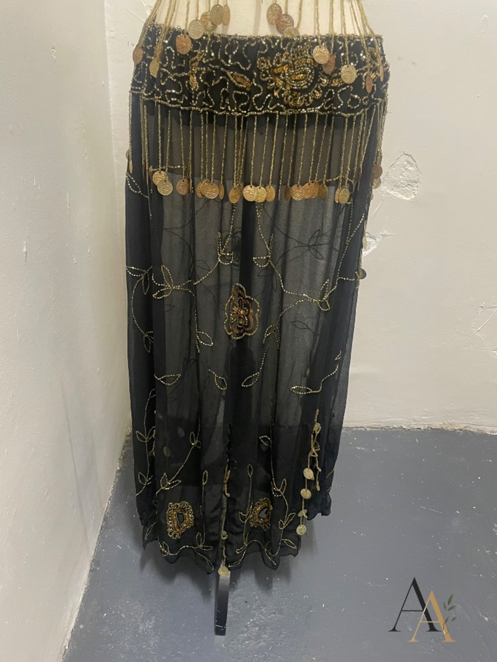 ✨ Stunning Vintage Hand-Beaded Middle Eastern Belly Dance Costume Set ✨ - Picture 11 of 15